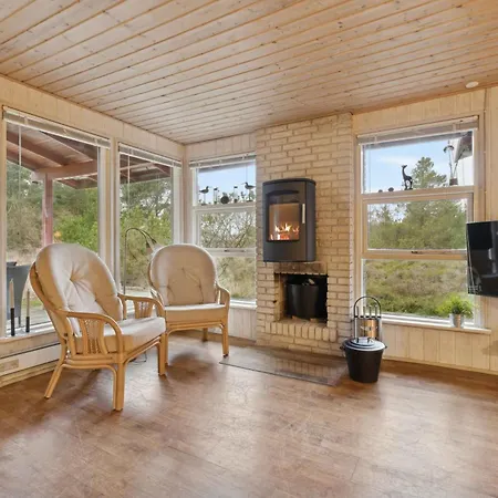 Tatil Evi Nature-focused Near Sea And Beaches *