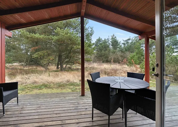 Nature-focused Near Sea And Beaches *