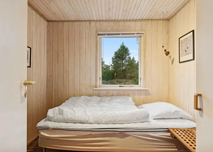 Nature-focused Near Sea And Beaches * Bolilmark